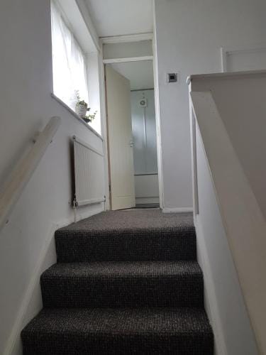 4 mereside walk Hotel in Salford