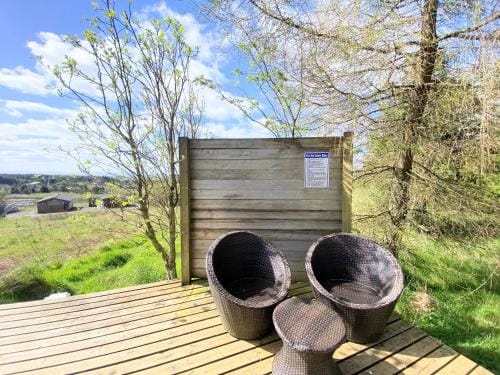 Blair Tiny House with Private Hot Tub - Fife - Loch Leven - Lomond Hills Lodge in Scotland