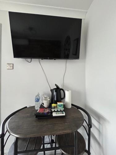 Dana guest suite Hotel in Horley