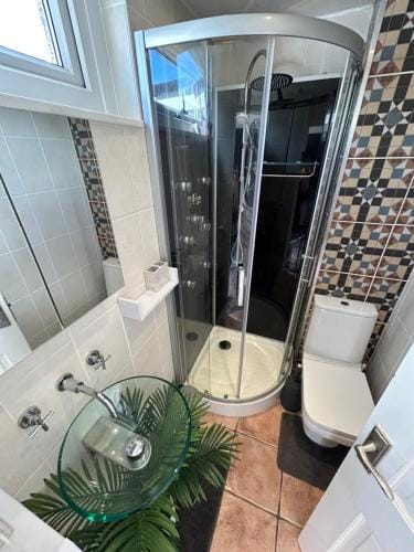 Dana guest suite Hotel in Horley