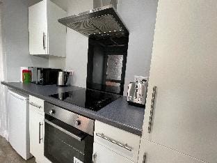 Cosy & Comfortable Apt w/Parking Hotel in Bassetlaw District