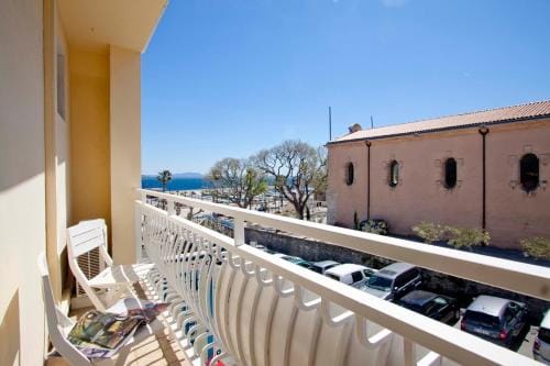 Hotel La Croix de Malte Hotel in La Ciotat