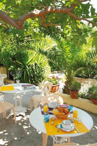 Hotel La Croix de Malte Hotel in La Ciotat