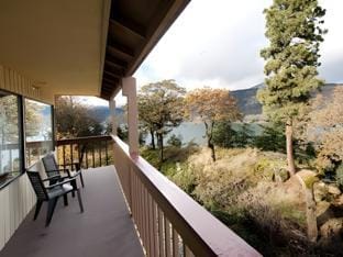 Westcliff Lodge Hotel in Hood River