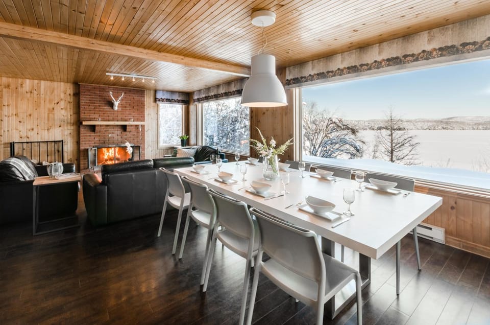 Auberge du Lac-a-l'Eau-Claire Inn in Saint-Alexis-des-Monts