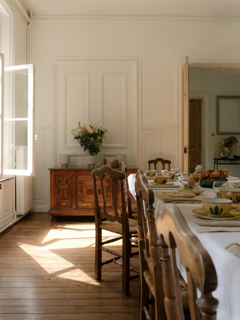Petit Chateau Vercourt Hotel in Hauts-de-France