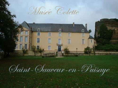 Logement studio dans un coin paradisiaque Hotel in Bourgogne-Franche-Comté
