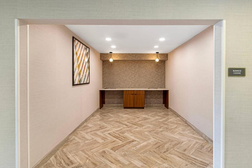 Comfort Inn & Suites Savannah Airport Hotel in Pooler