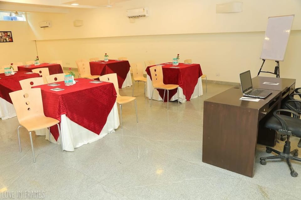 Treehouse Neo Casa-Unit of Neo Residency Hotel in Gurugram