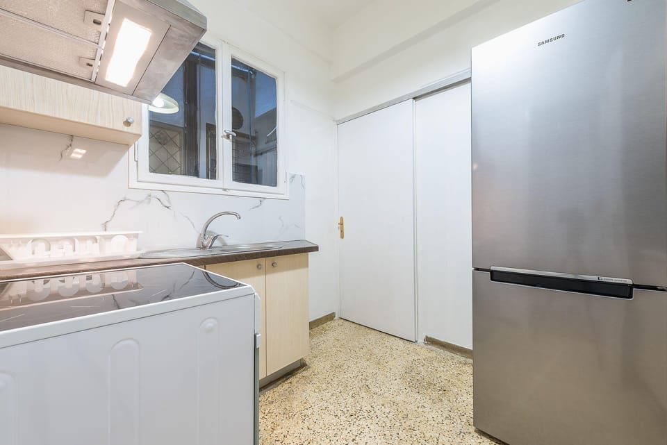 Victoria Queens Palace Apartments Hotel in Athens