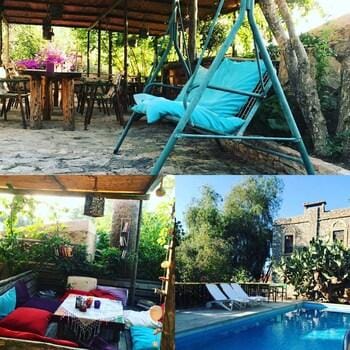 Eski Datca Pansiyon Cafe Hotel in Muğla Province