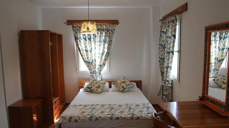 Eski Datca Pansiyon Cafe Hotel in Muğla Province