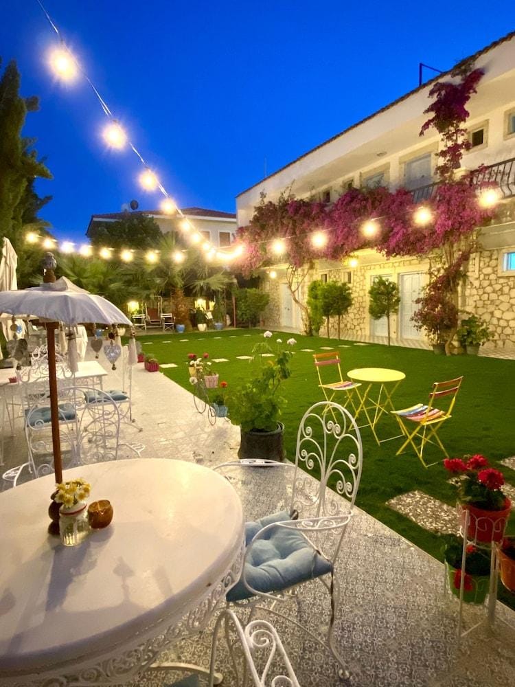 Alasonya Otel Alacati by Lamira Hotel in Alaçatı