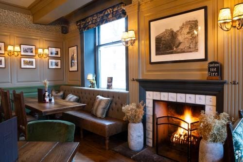Bulls Head, Castleton Inn in Castleton