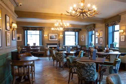 Bulls Head, Castleton Inn in Castleton