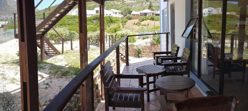 Hout Bay Backpackers Hotel in Cape Town