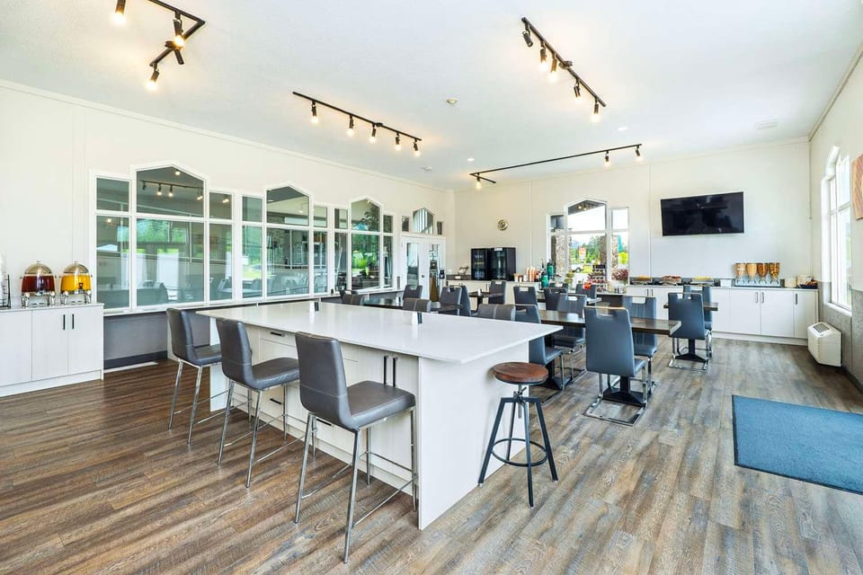 Quality Inn & Suites Hotel in British Columbia