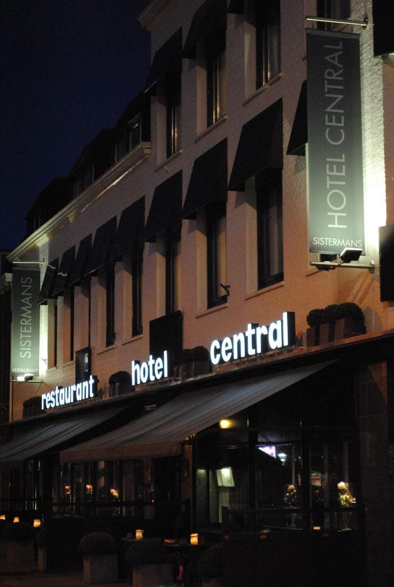 Hotel Central Restaurant Sistermans Hotel in North Brabant (province)