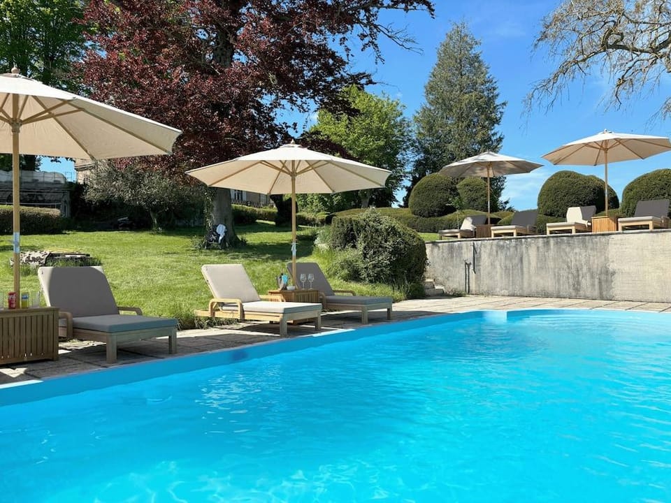 Chateau de Bruges Hotel in Bourgogne-Franche-Comté
