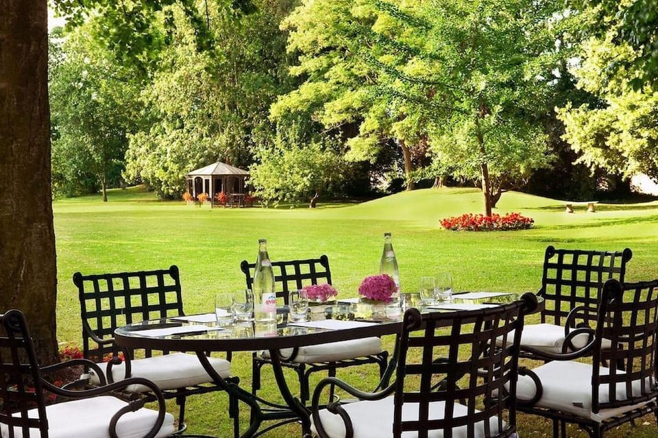 La Chartreuse Du Val St Esprit Hotel in Hauts-de-France