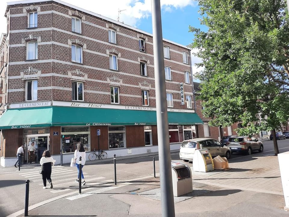 Hôtel le Clémenceau Hotel in Valenciennes