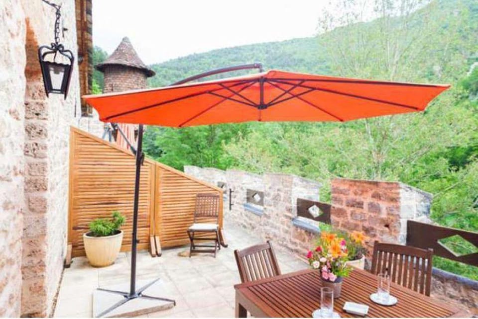 Château de la Caze Hotel in Auvergne-Rhône-Alpes