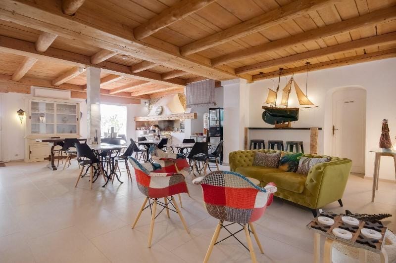 Contact Hôtel Le Provence Hotel in Gémenos