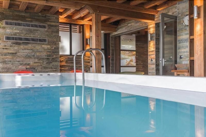 Les Cabanes de La Maison Rouge Hotel in Auvergne-Rhône-Alpes
