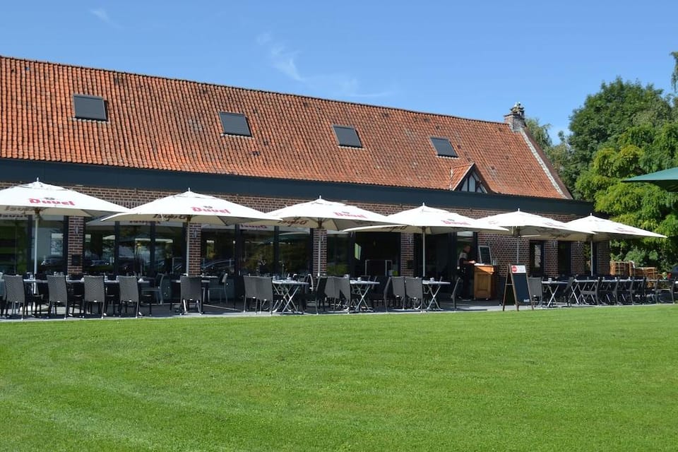 Le Domaine des Cigognes Hotel in Hauts-de-France