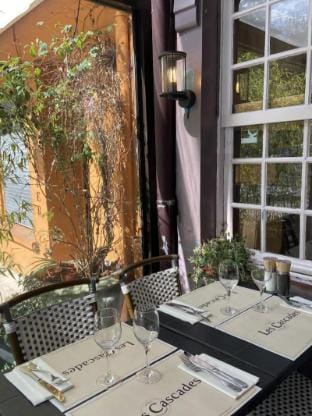 Hôtel Restaurant Les Cascades Hotel in Honfleur