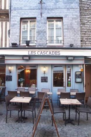 Hôtel Restaurant Les Cascades Hotel in Honfleur