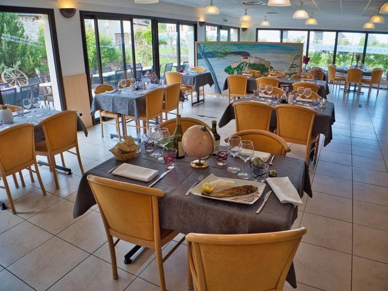 Hotel Restaurant Le Champs des Lys Hotel in Jura