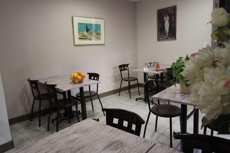 Hôtel Le Provencal Hotel in Tarascon