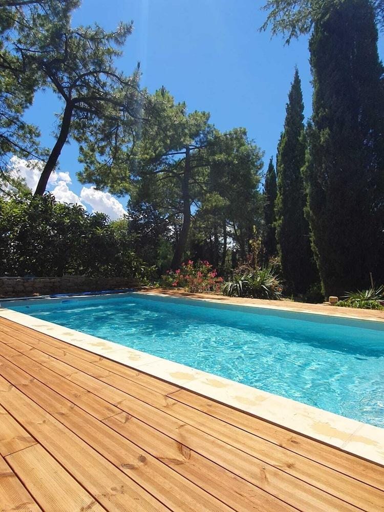 Mas Les Echelettes Hotel in Provence-Alpes-Côte d'Azur