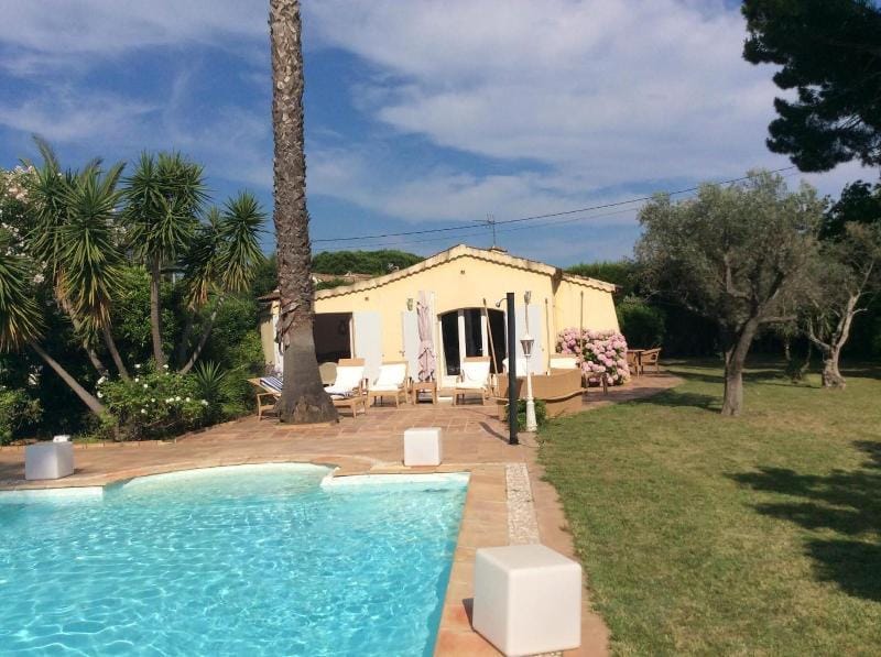 Guesthouse Le Mas de la Dame Hotel in Saint-Tropez