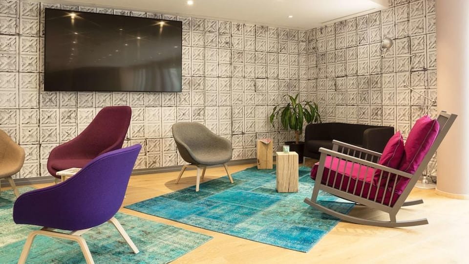 CAMPANILE TOURS NORD FORUM MELIES Hotel in Tours