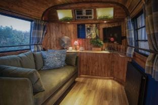 American Airstream - Blossom Farm - Tiers Cross Hotel in Wales