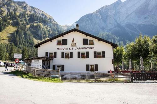 Miroir d'Argentine Hotel in Ollon