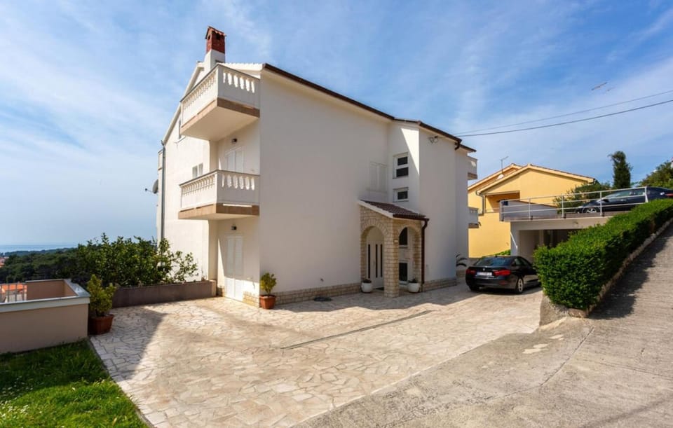 Guest House Lucija Hotel in Lika-Senj County