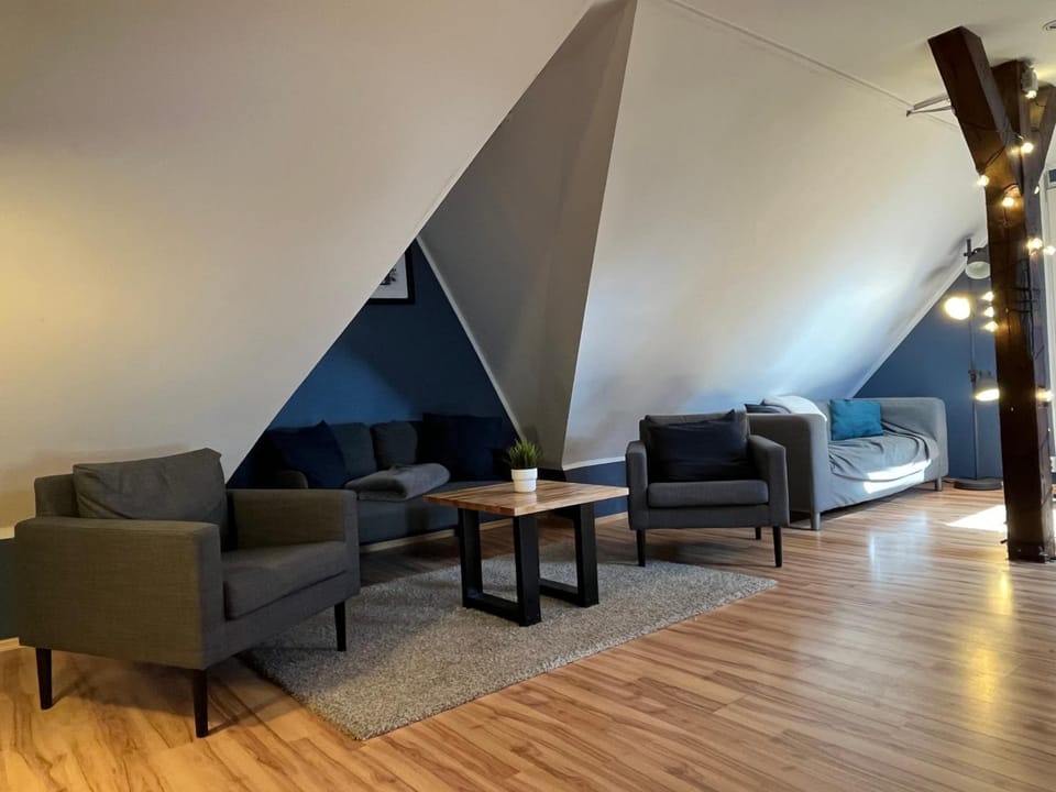 Shared lounge/TV area