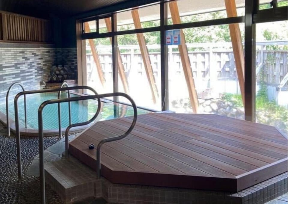Hot spring bath