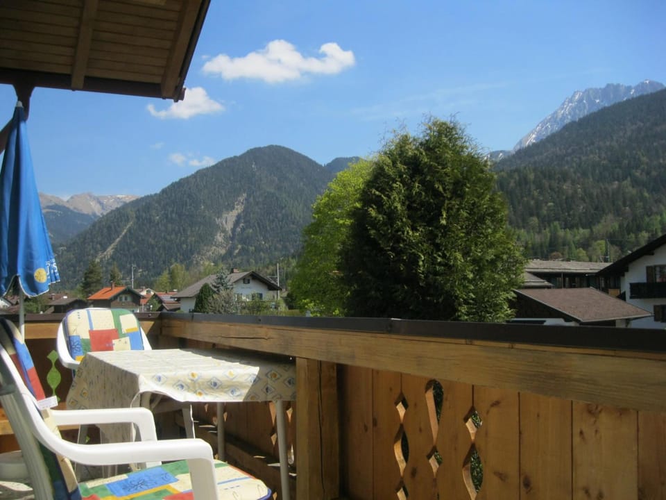 Ferienapartmenthaus Hubertushof Hotel in Mittenwald