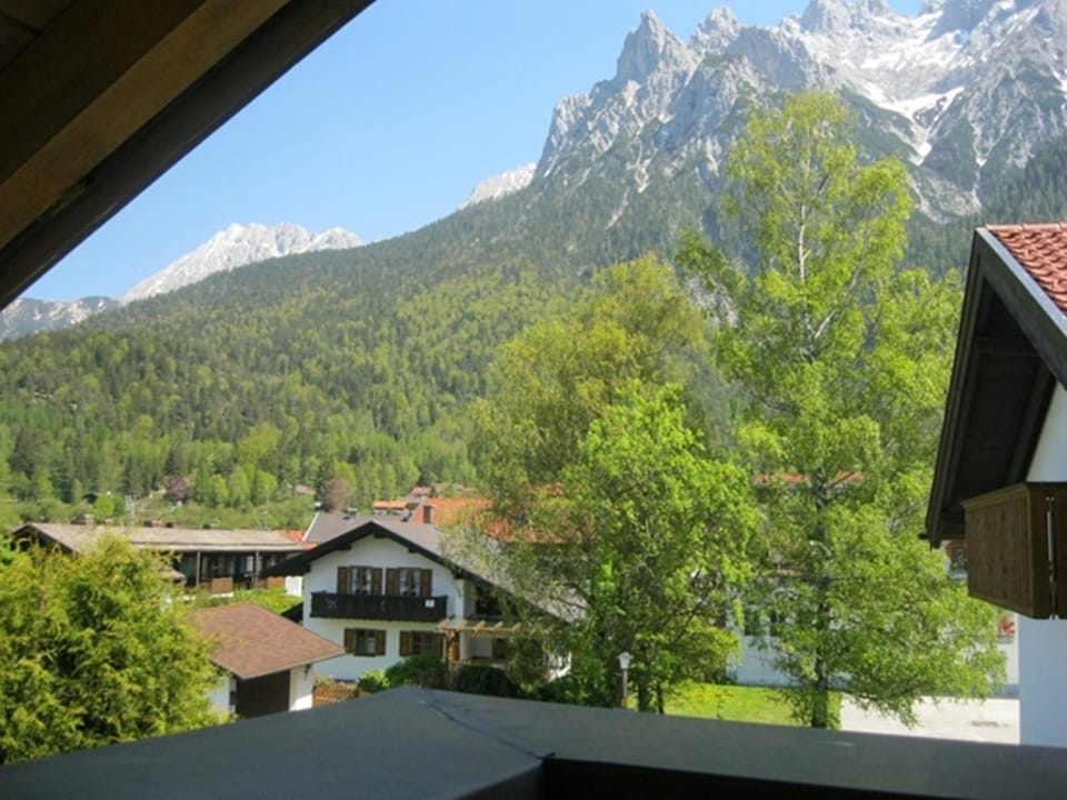Ferienapartmenthaus Hubertushof Hotel in Mittenwald