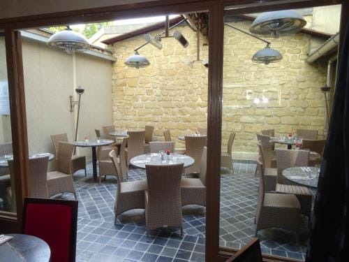 Au limousin Hotel in Levallois-Perret