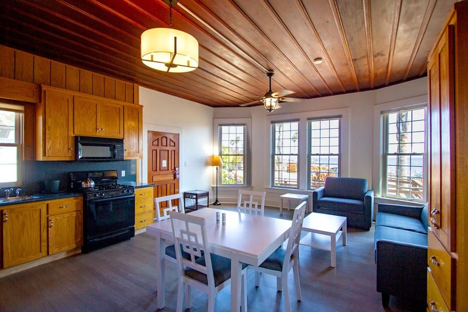 Edgewater Beach Inn Inn in Santa Cruz