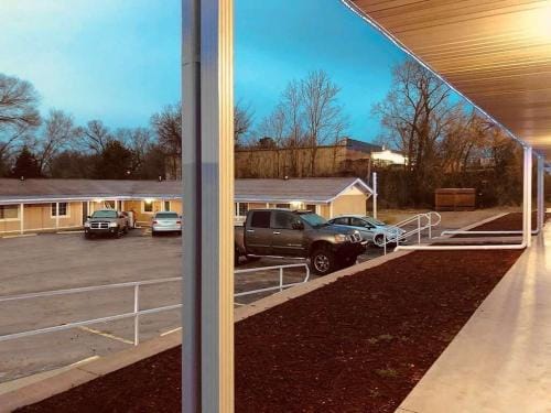 Aya's Blossoms Inn Motel in Arkansas