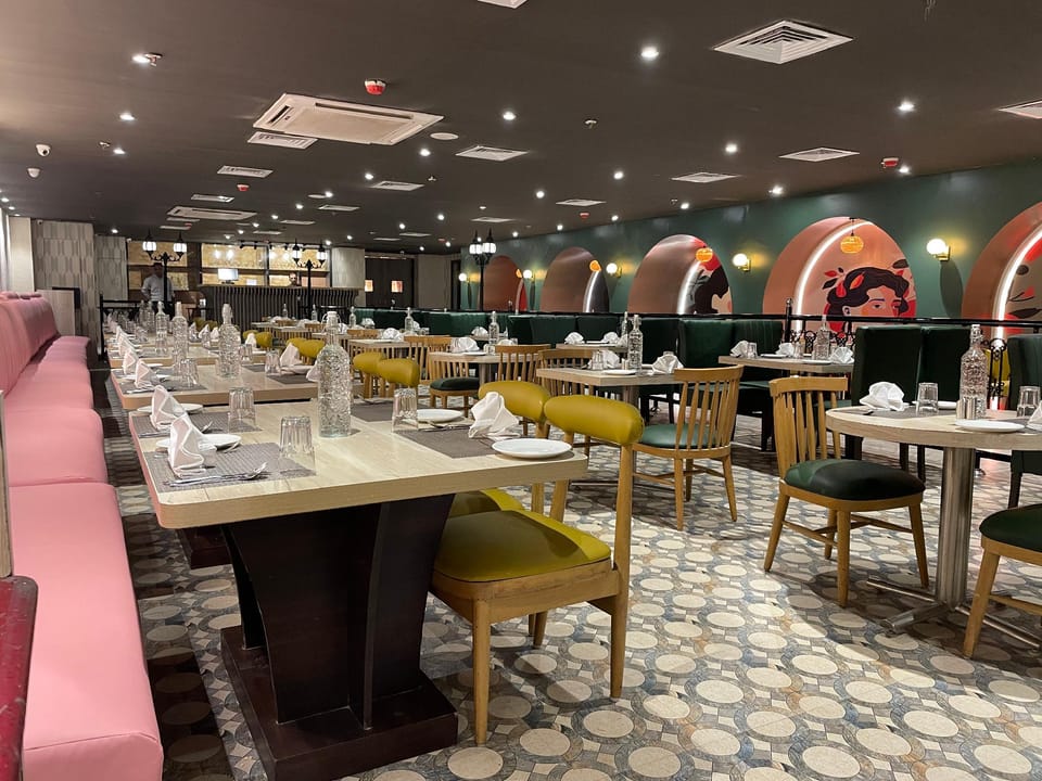 SK Premium Park, World Square Mall Hotel in Uttar Pradesh