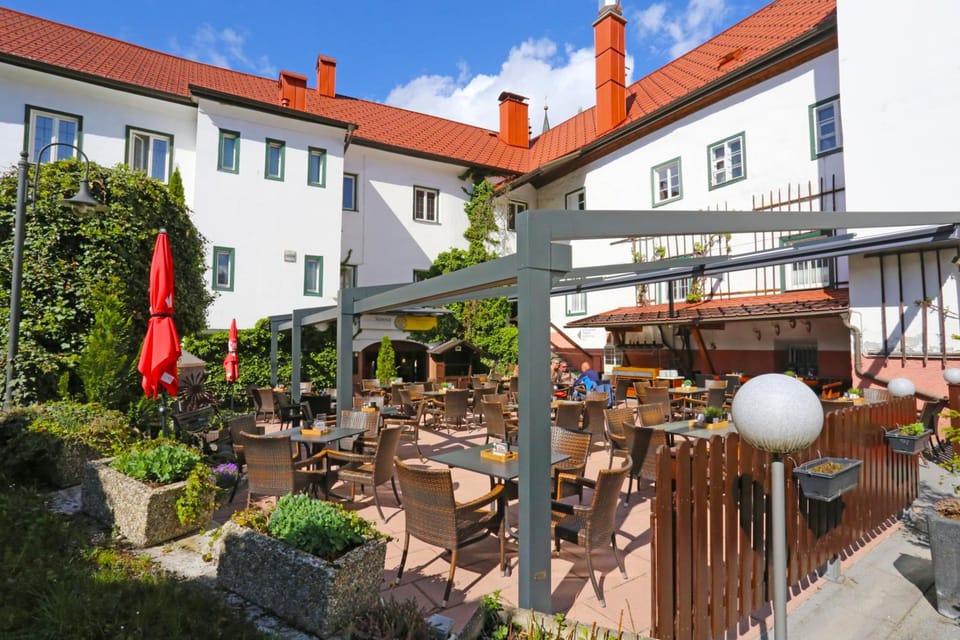 Gasthof Sonne Inn in Tyrol