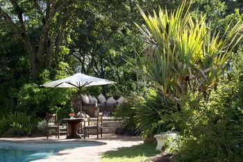 Bushman Rock Safaris Hotel in Zimbabwe
