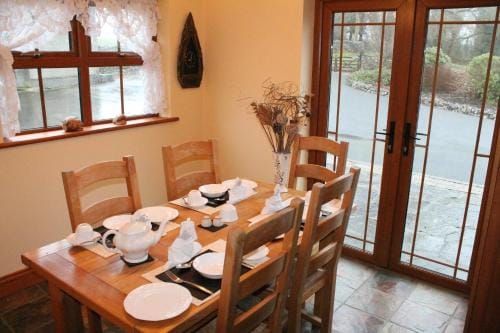 Moynure House Boutique B&B & Separate Two bedroom Chalet Hotel in County Galway